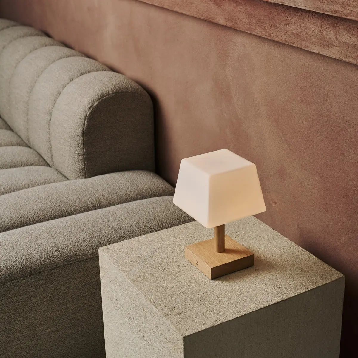 Tommy Brown Brown Wood Table Lampe avec verre - lampe rechargeable et dimmable, éclairage sans fil