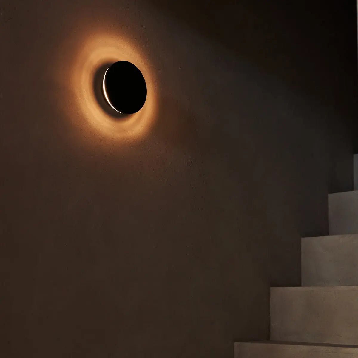 Lou Black Cordless Wall Light - rechargeable et dimmable avec contrôle tactile - Lumière chaude de 2700k